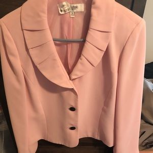 $30 NWOT Jones Studio pink jacket-pleated collar